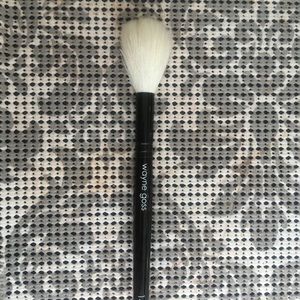 Wayne Goss 14 Cheek Brush-highlight bronzer blush